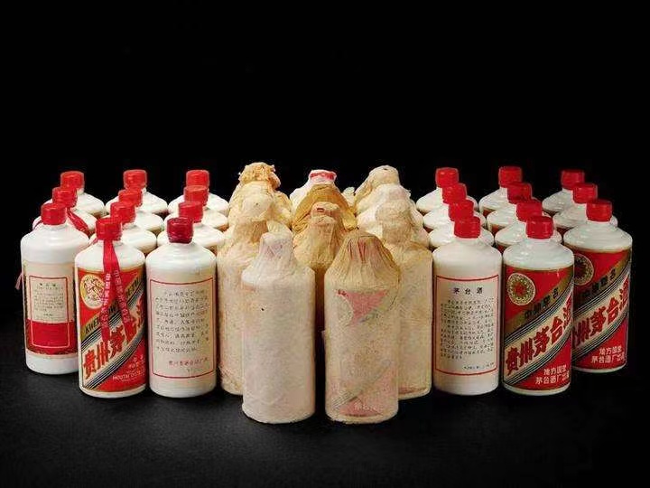 石鼓日照岚山回收酒价格哪里回收(附近上门回收茅台酒）?